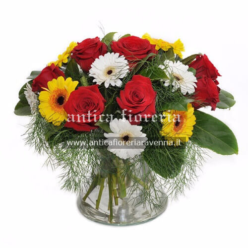 Bouquet di rose rosse e gerbere