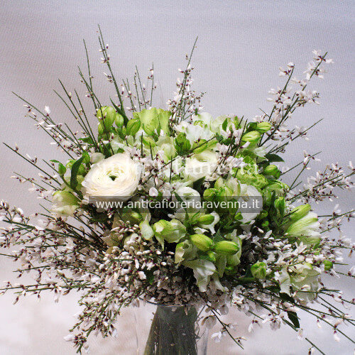 bouquet fiori bianchi di stagione