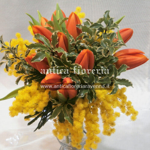 Bouquet mimosa e tulipani